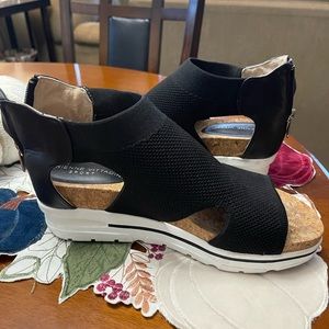 Adrienne Vittadini sandals, very cute, fairly new.